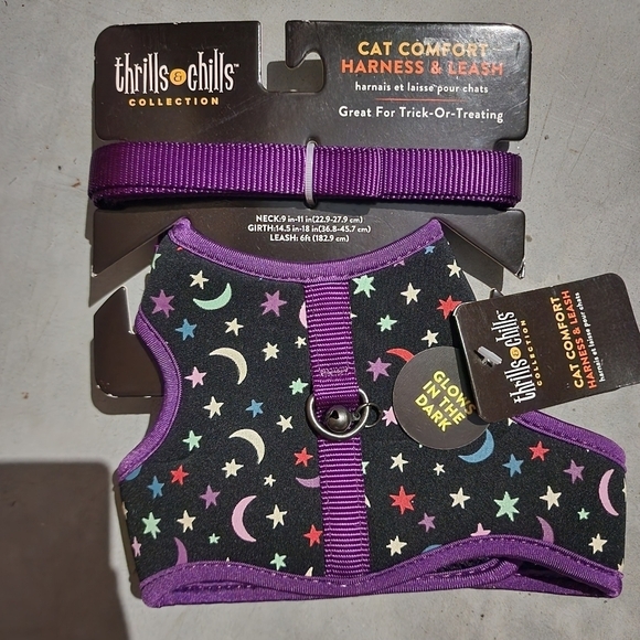 NWT Thrills & Chills Cat Comfort Harness & Leash Celestial Moons Stars Halloween - Picture 1 of 8